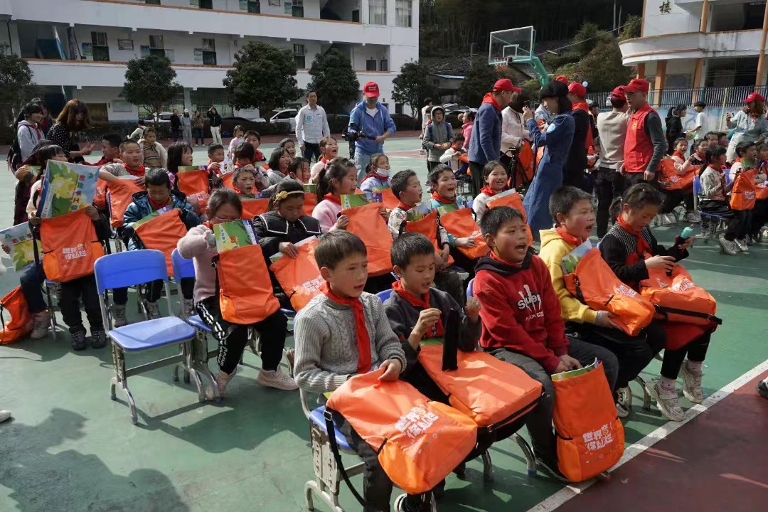 MG冰球突破试玩--手机版app官网